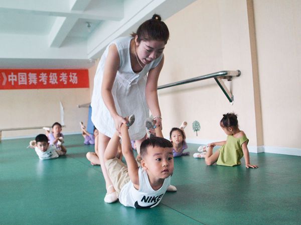 “天使要飛翔”  記一次霍州市《中國(guó)舞蹈家協(xié)會(huì)》中國(guó)舞蹈考級(jí)